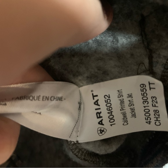 Ariat Caldwell printed shirt jacket like new - Picture 7 of 8